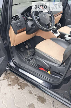 Минивэн Opel Zafira 2009 в 