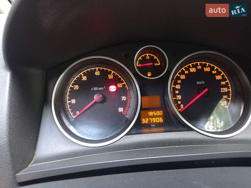 Минивэн Opel Zafira 2005 в Киеве