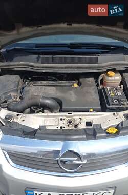 Минивэн Opel Zafira 2005 в 