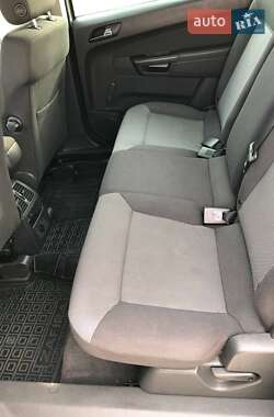 Мінівен Opel Zafira 2010 в 