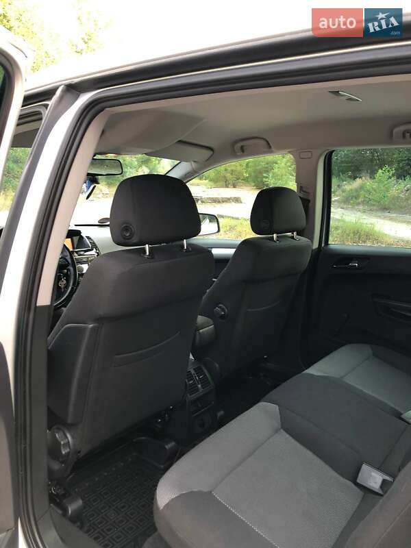 Мінівен Opel Zafira 2010 в Каневі