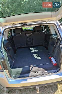 Мінівен Opel Zafira 2010 в 