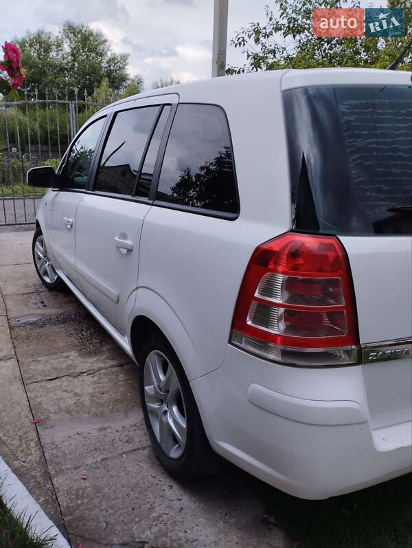 Мінівен Opel Zafira 2010 в Луцьку