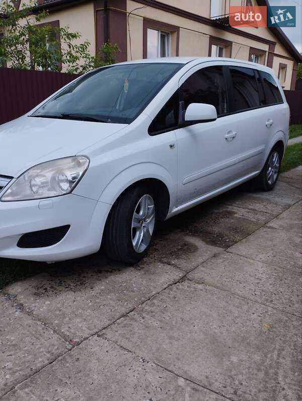 Мінівен Opel Zafira 2010 в Луцьку