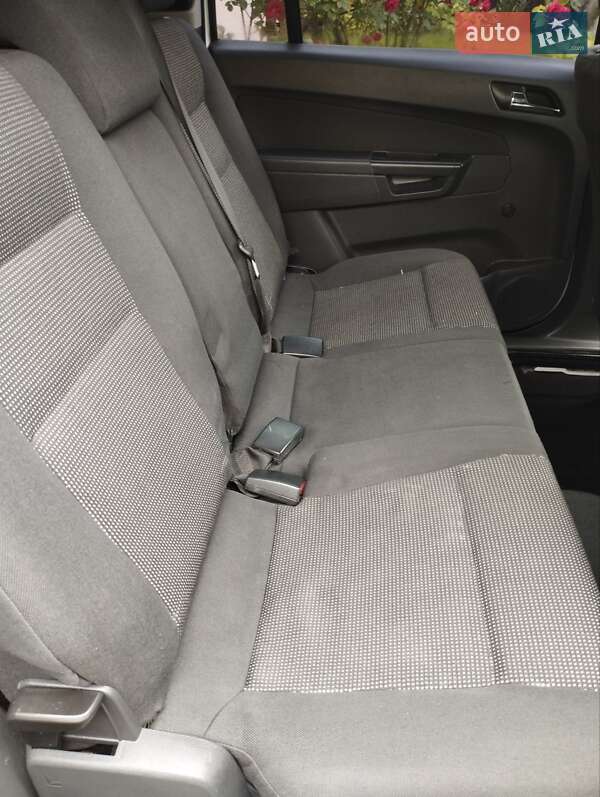 Мінівен Opel Zafira 2010 в Луцьку