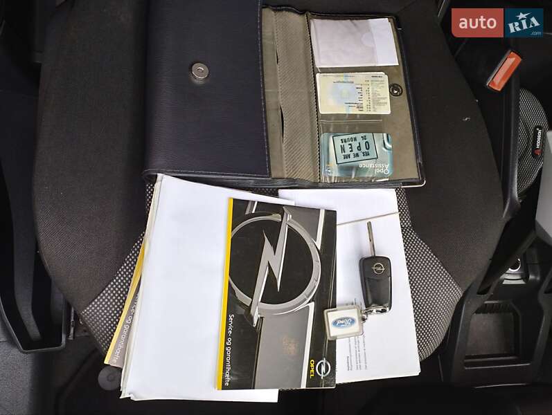 Мінівен Opel Zafira 2010 в Луцьку