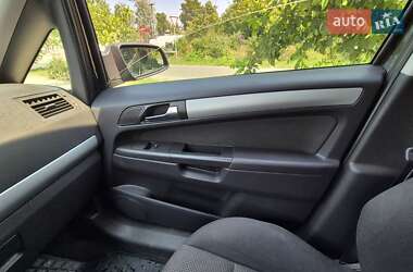 Минивэн Opel Zafira 2008 в 
