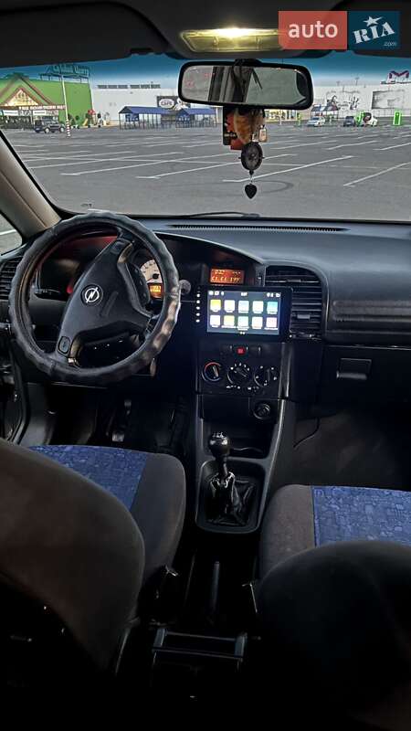 Минивэн Opel Zafira 2001 в Одессе