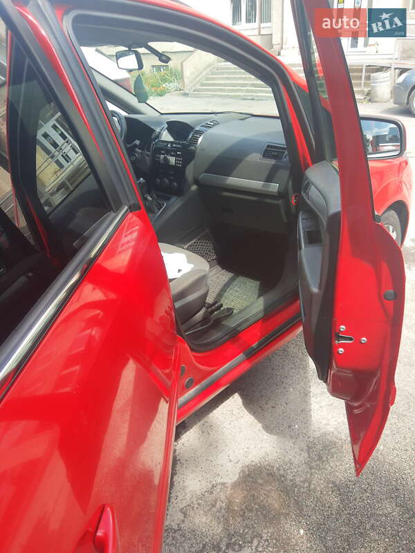 Минивэн Opel Zafira 2011 в Тернополе
