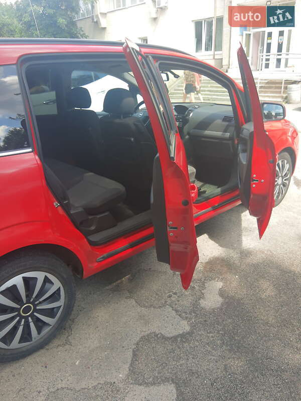 Минивэн Opel Zafira 2011 в Тернополе