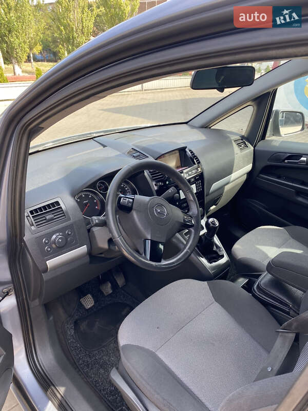 Мінівен Opel Zafira 2011 в Кременчуці