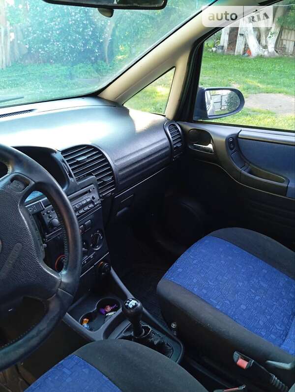 Минивэн Opel Zafira 2000 в Старом Самборе