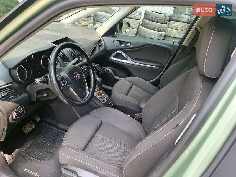 Мікровен Opel Zafira 2012 в Надвірній