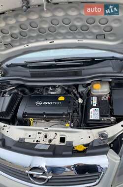 Минивэн Opel Zafira 2007 в 