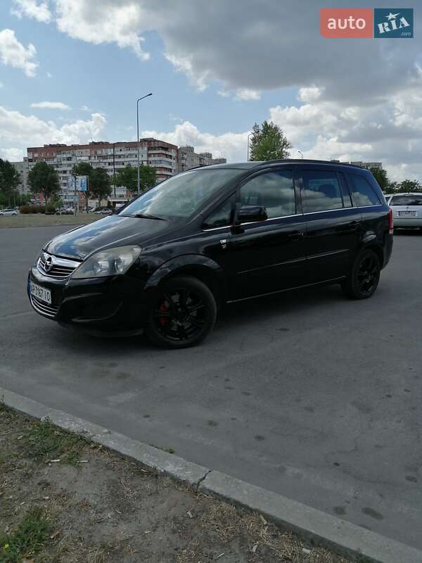 Минивэн Opel Zafira 2010 в Запорожье