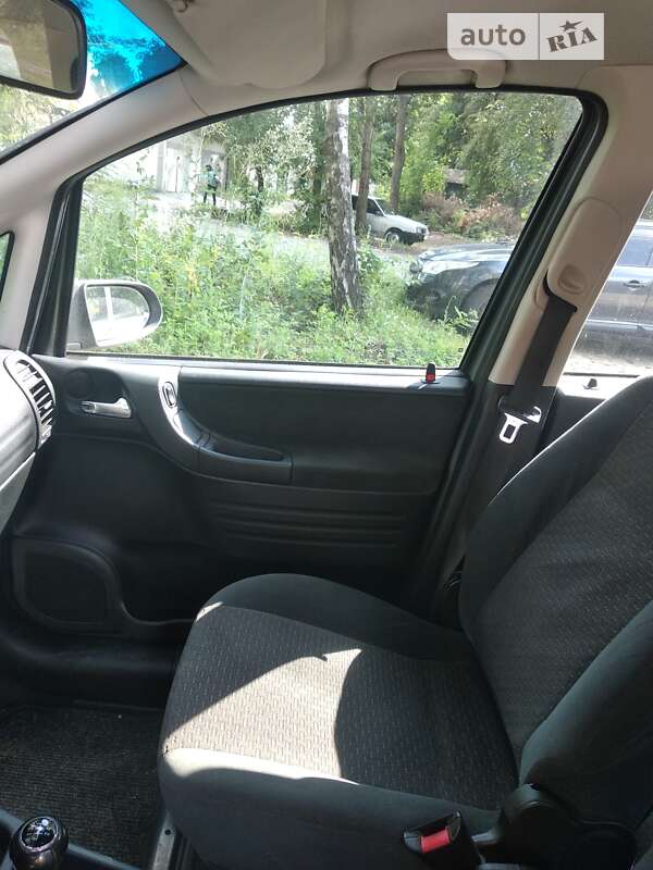 Минивэн Opel Zafira 2004 в Звягеле фото 2 Минивэн Opel Zafira 2004 в Звягеле