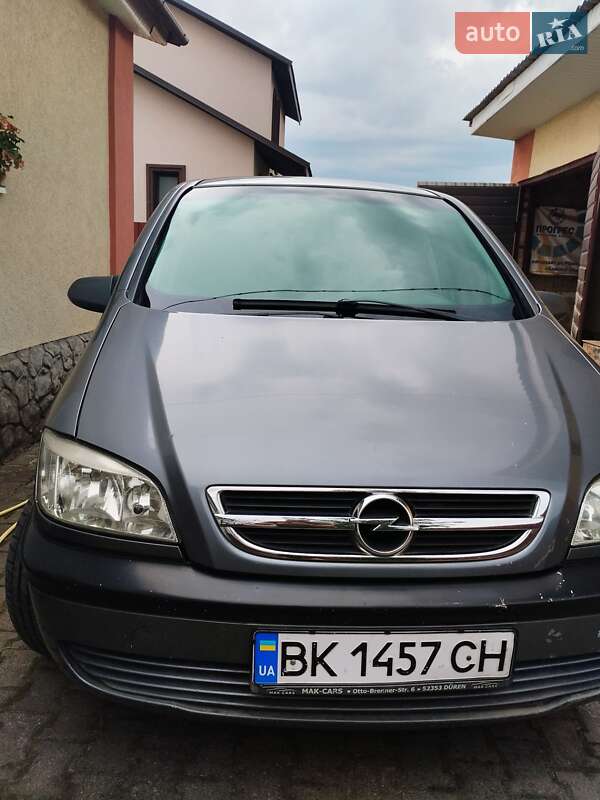 Минивэн Opel Zafira 2005 в 