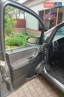 Минивэн Opel Zafira 2005 в 