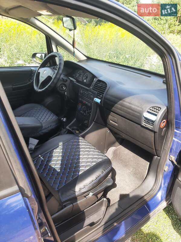 Минивэн Opel Zafira 2004 в Броварах