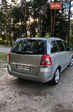 Минивэн Opel Zafira 2008 в 