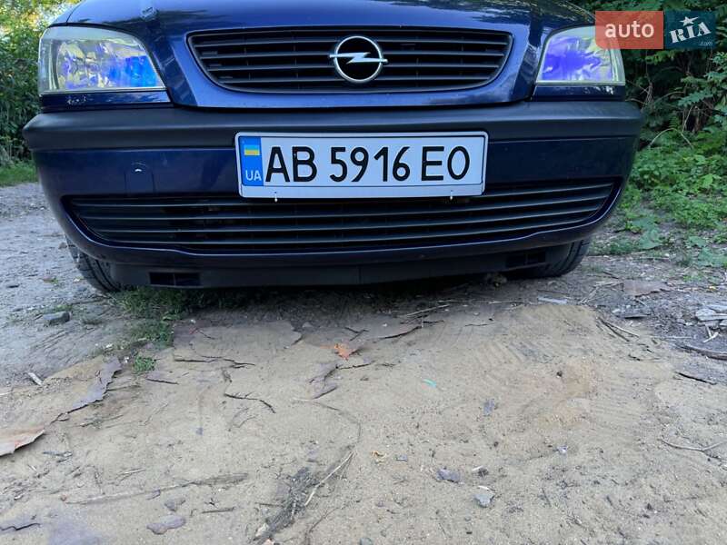 Минивэн Opel Zafira 1999 в Могилев-Подольске
