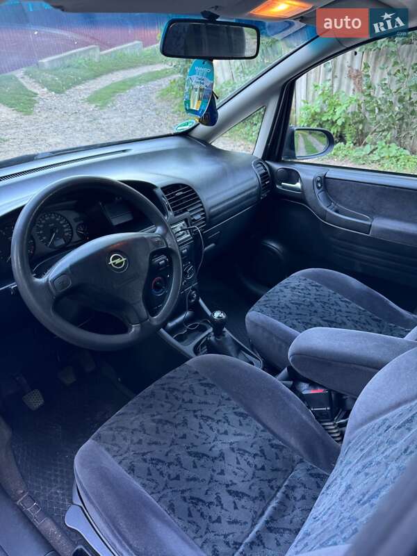 Минивэн Opel Zafira 1999 в Могилев-Подольске