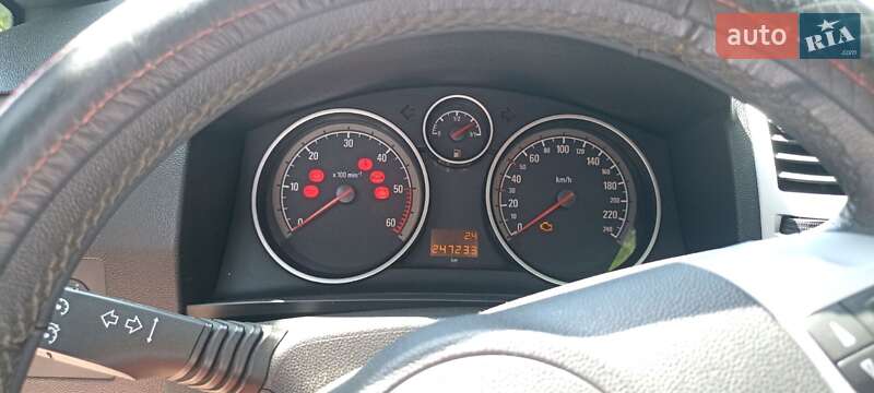 Мінівен Opel Zafira 2011 в Черкасах