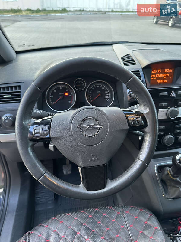 Минивэн Opel Zafira 2010 в Миргороде