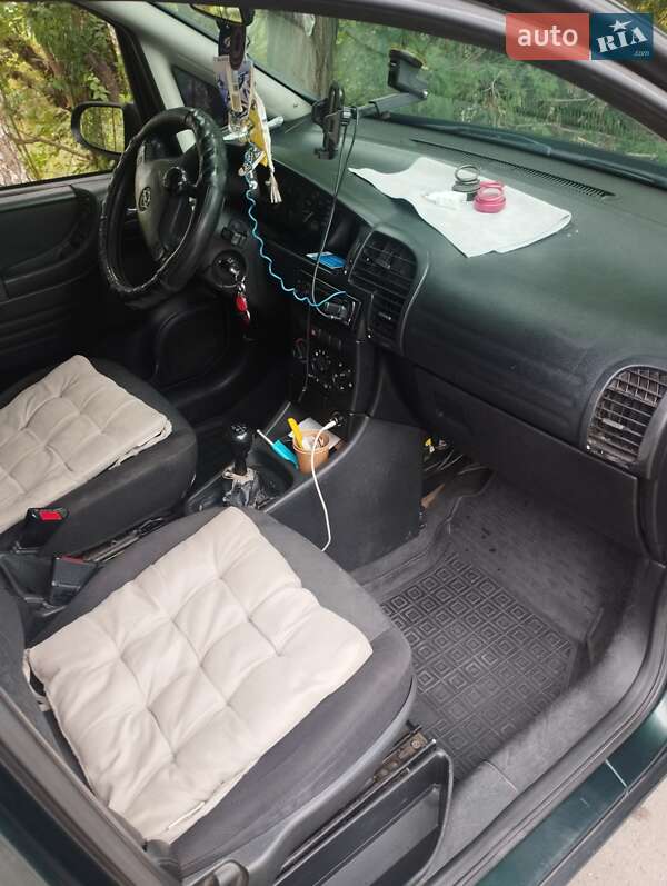 Мінівен Opel Zafira 2000 в Береговому