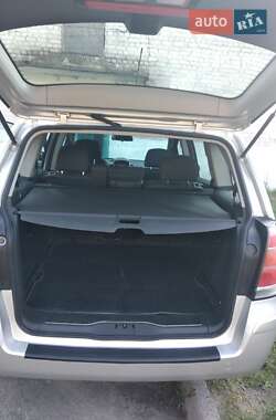Минивэн Opel Zafira 2005 в 