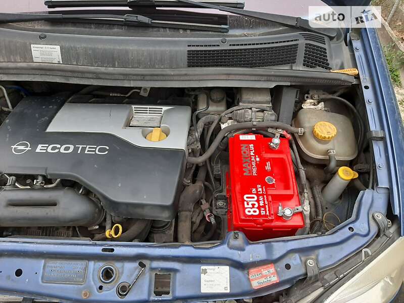 Минивэн Opel Zafira 2002 в Луцке