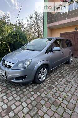 Минивэн Opel Zafira 2010 в Калуше