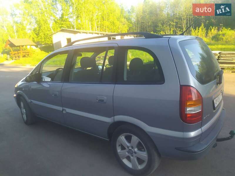 Минивэн Opel Zafira 2004 в Овруче