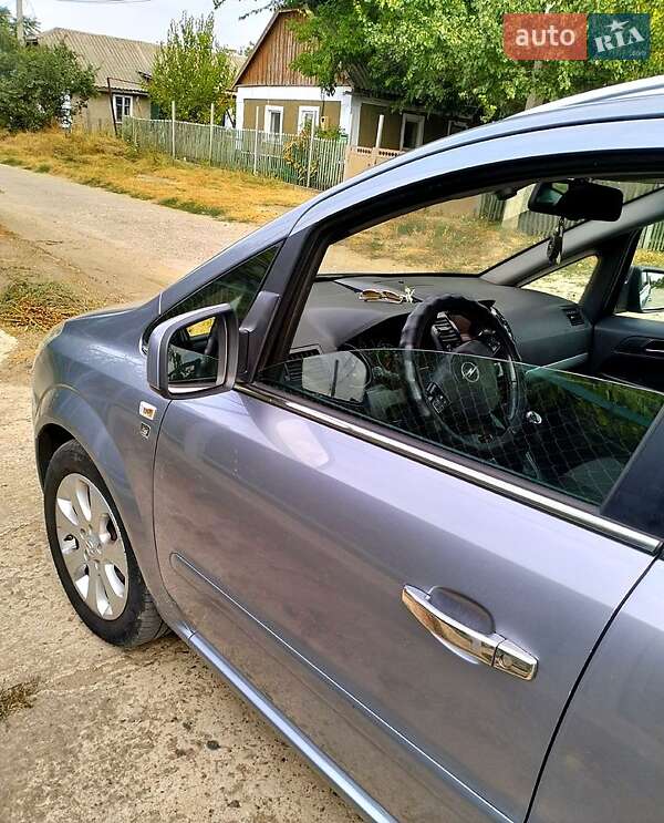 Мінівен Opel Zafira 2010 в Одесі