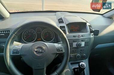 Минивэн Opel Zafira 2006 в Киеве