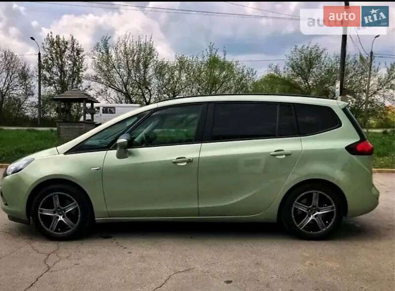 Мікровен Opel Zafira 2012 в Надвірній