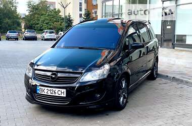 Минивэн Opel Zafira 2008 в Вараше