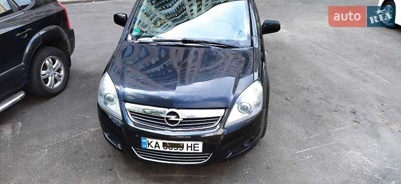 Мінівен Opel Zafira 2010 в Києві