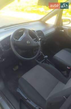 Минивэн Opel Zafira 2004 в Овруче