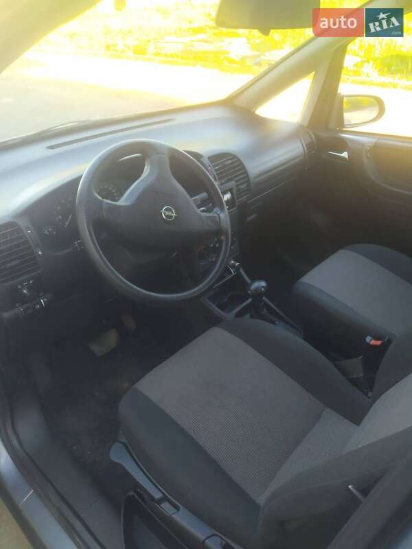 Минивэн Opel Zafira 2004 в Овруче