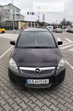 Минивэн Opel Zafira 2010 в Вишневом