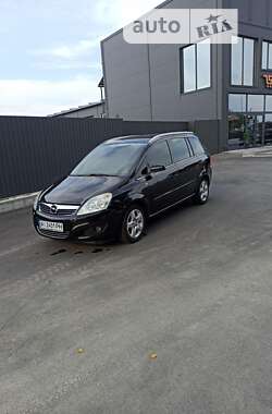 Минивэн Opel Zafira 2008 в Киеве