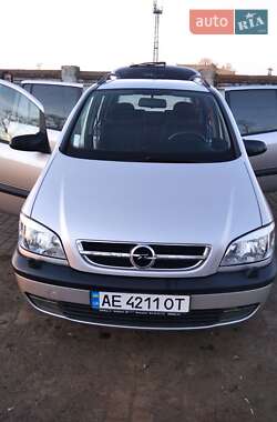 Минивэн Opel Zafira 2004 в 