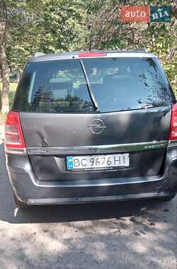 Минивэн Opel Zafira 2010 в 