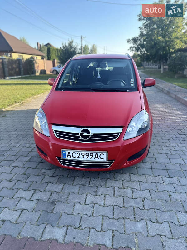 Мінівен Opel Zafira 2010 в Луцьку