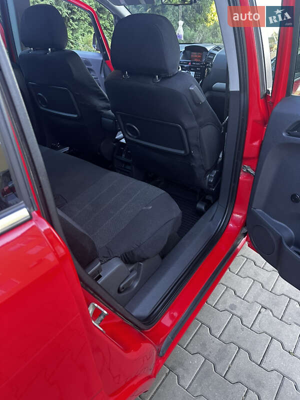 Мінівен Opel Zafira 2010 в Луцьку