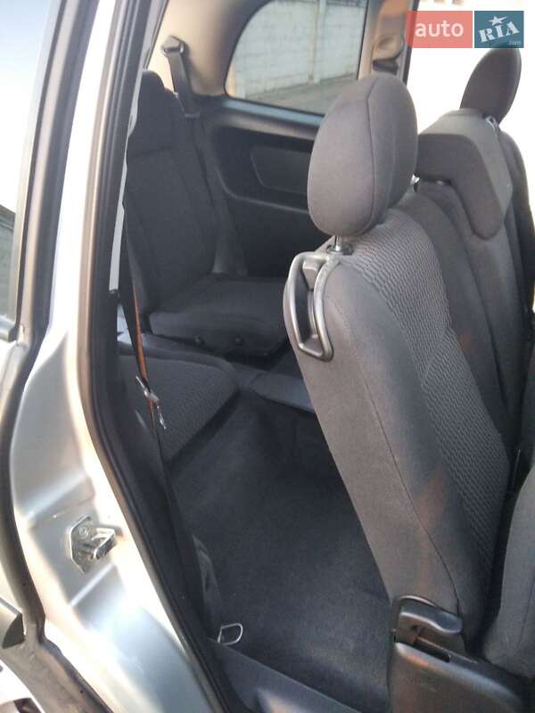 Мінівен Opel Zafira 2004 в Нікополі