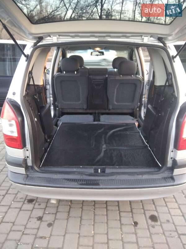 Мінівен Opel Zafira 2004 в Нікополі