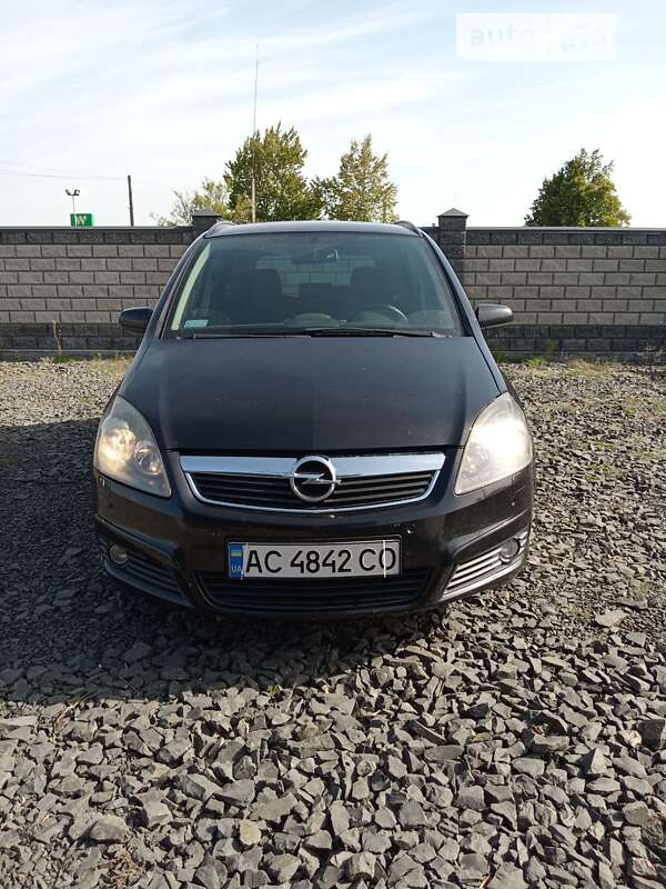 Минивэн Opel Zafira 2008 в Камне-Каширском