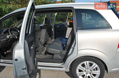 Минивэн Opel Zafira 2008 в 